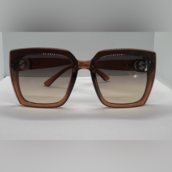 NWT Trendy Oversized Square Brown Gradient Sunglasses | Chic Vintage Style UV400 main image 8